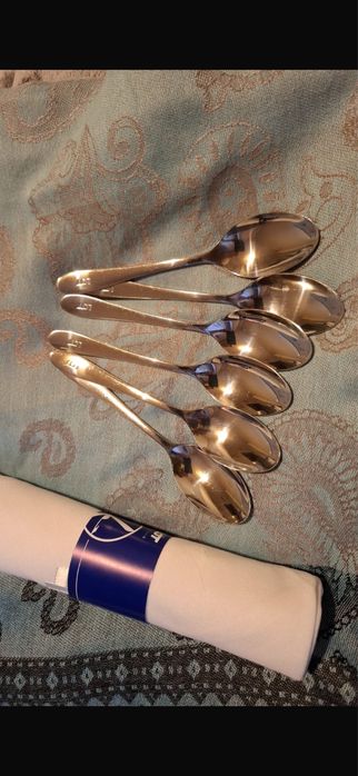 Zestaw lyzeczek i sztucców z serweta z klasy biznes  PLL LOT