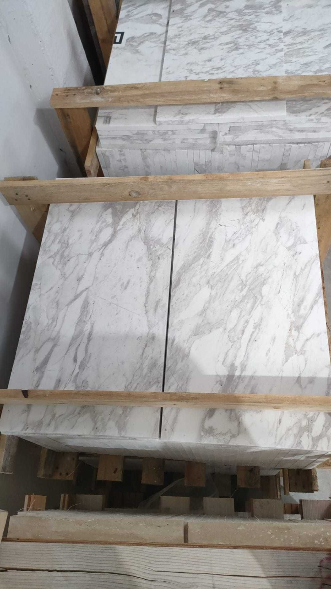 Mármore | Ladrilho (Hijau | Travertino| Lioz | Branco Ibiza | Etc.)