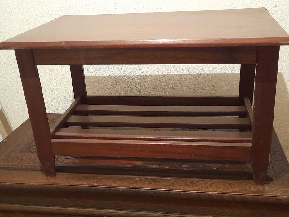 Vários móveis 1 arca 1 sapateira