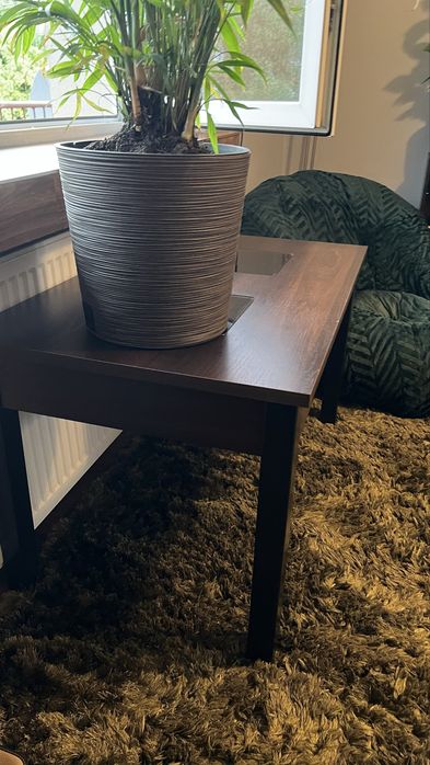 Stoliczek stolik ciemny piękny stan