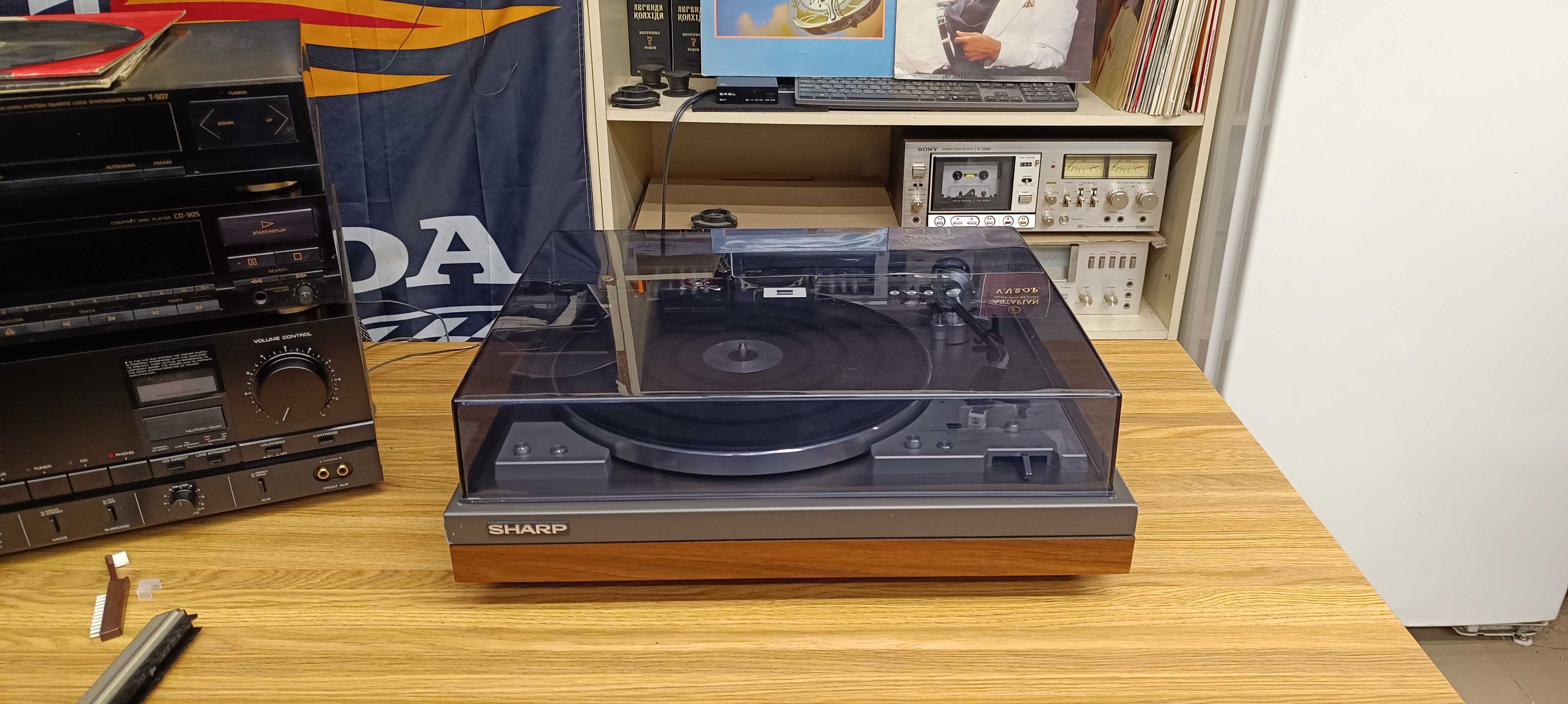 Вініловий програвач  Sharp (OPTONICA RP-1500h)
