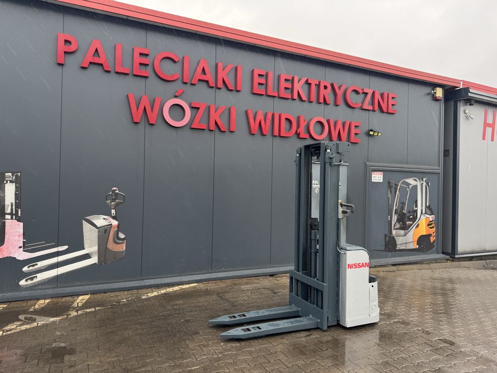 Paleciak elektryczny Nissan 480 cm 1600 kg wózek Atlet sztaplarka