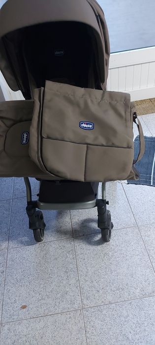Carrinho bebé e acessórios