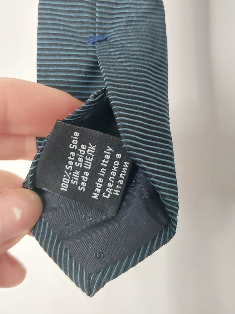 Jedwabny cienki krawat z Hugo Bosa paski Czarny z granatem  Stan ideal