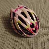 Шлем велосипедний для дівчини.