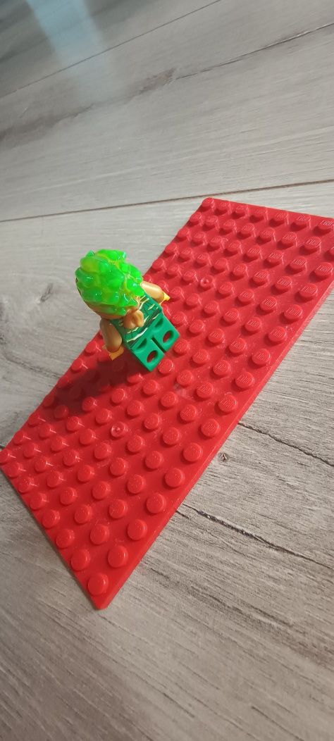 Minifigurka LEGO wojownik ninja Lloyd FS