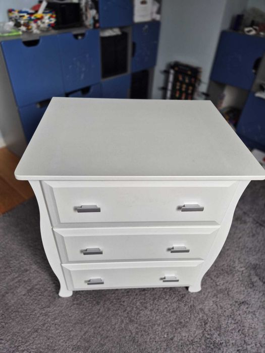 Zestaw mebli dziecięcych Łóżeczko, komoda i półki