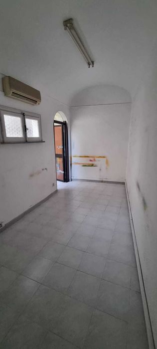 Escritório para arrendamento – Rua Serpa Pinto, nº 53 (1º Frente)