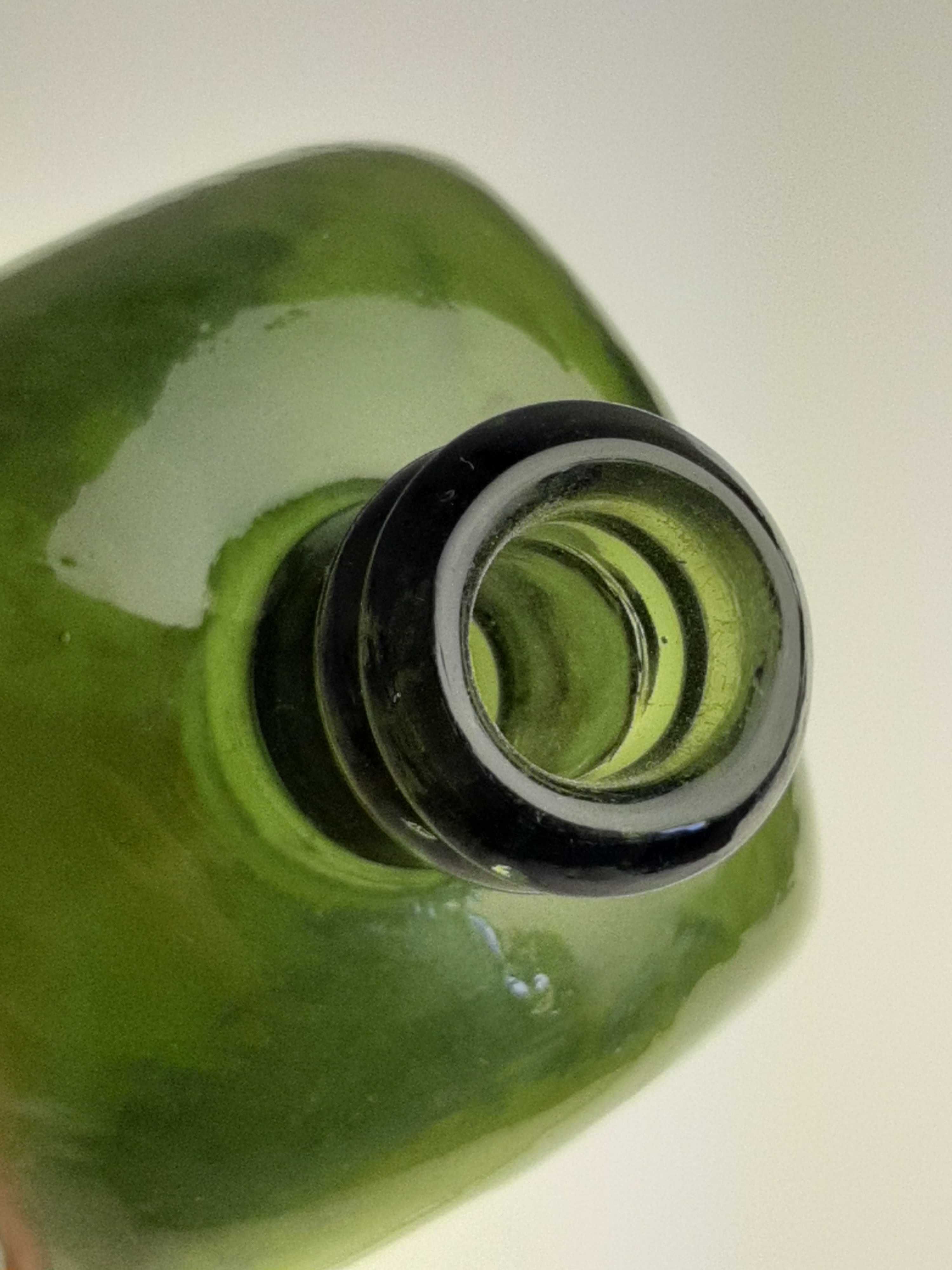 wazonik zielone szkło