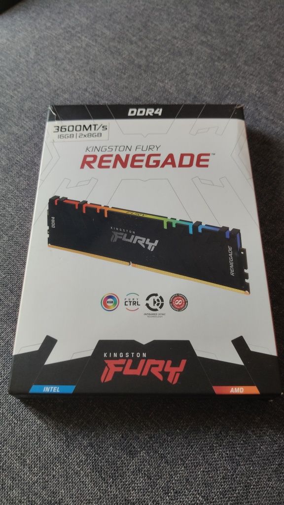 Pamięć RAM Kingston Fury Renegade DDR4 16 GB 3600 MHz LED komplet