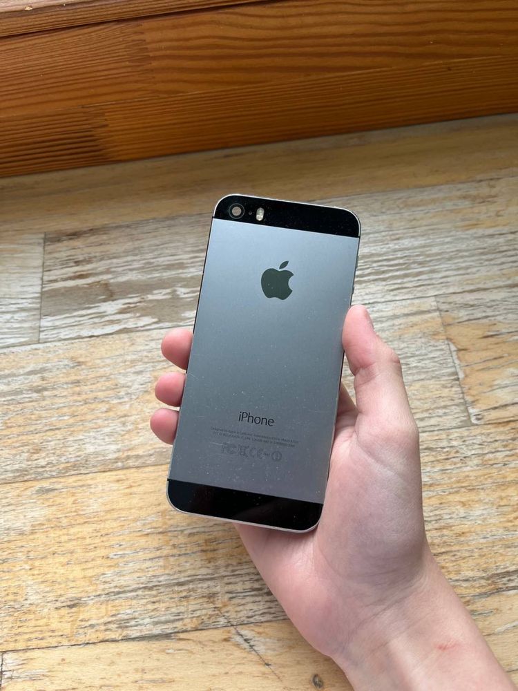 Лот айфон 5s 7штук (продам лотом)(корпуси з шлейфами і кнопками)
