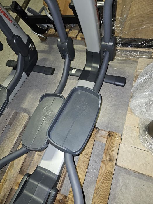 Life Fitness 95X Orbitrek Cross Trainer z konsolą Engage