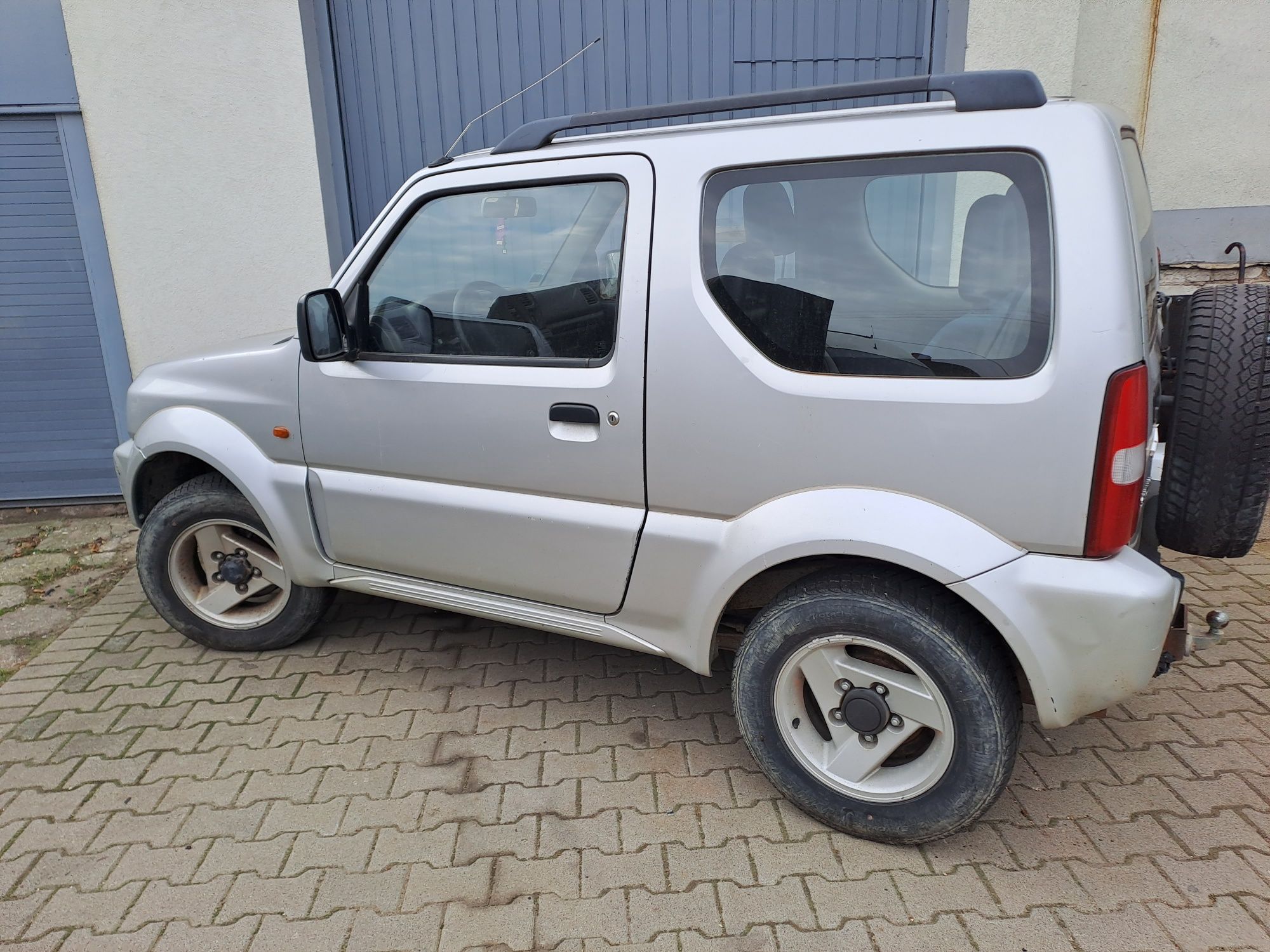 Suzuki jimny szyba boczna lewa prawa