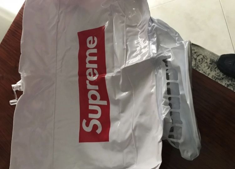 Supreme Blimp / supreme