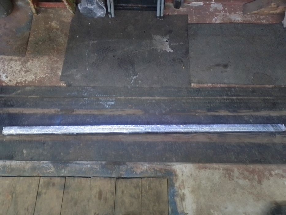 Продам молдинги порога 2103,06