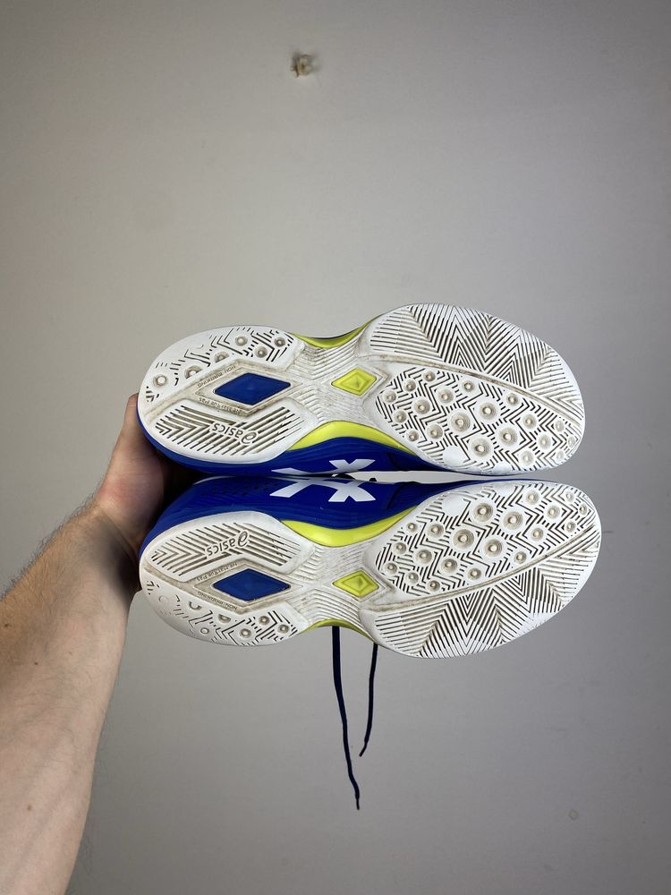 Кроссовки волейбольные Asics Gel Tactic 2