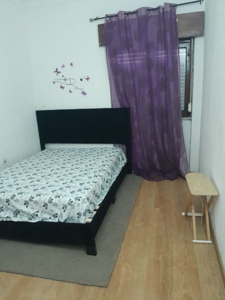 Quarto para alugar.