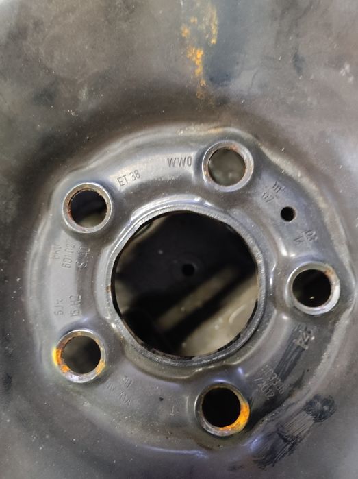 Felgi 15 + oryginalne kołpaki 6Jx15H2  5x100 Et38 VW Polo Golf IV Bora