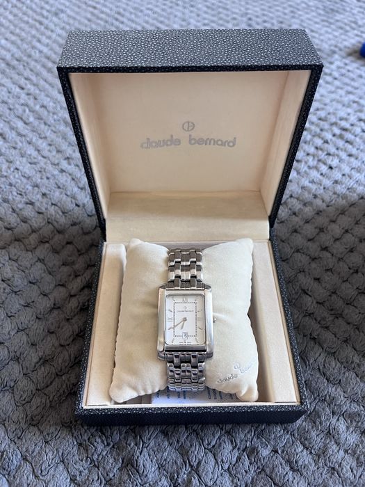 Годиник Claude Bernard