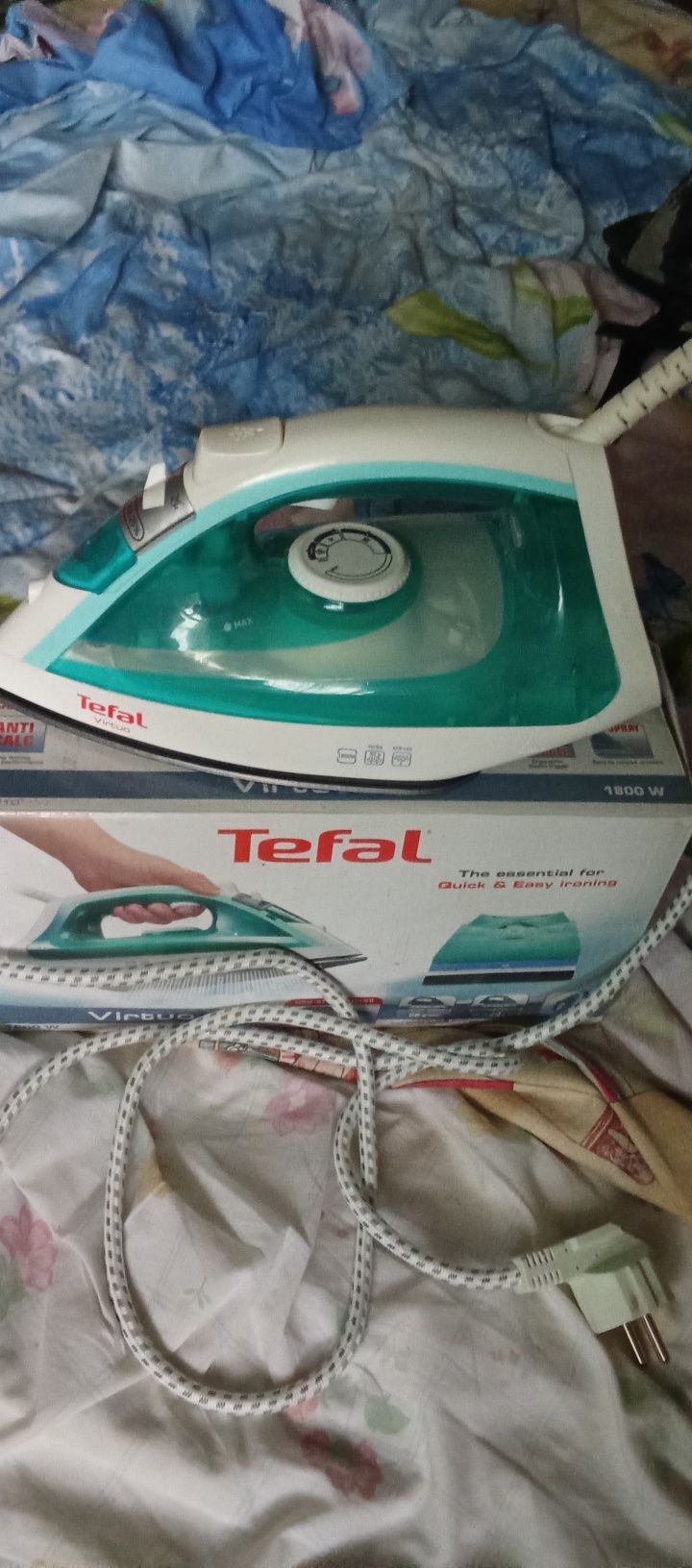Утюги  Tefal , Philips и  3 ссср, рабочие.