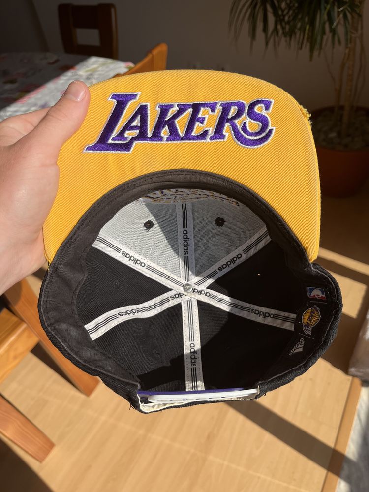 Cap dos Lakers (marca: adidas)