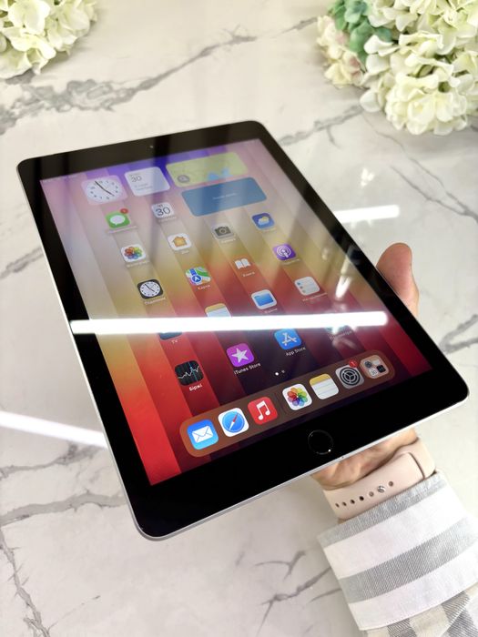 Майже Новий iPad 5 128GB 100%АКБ Space Gray (Магазин Гарантія)