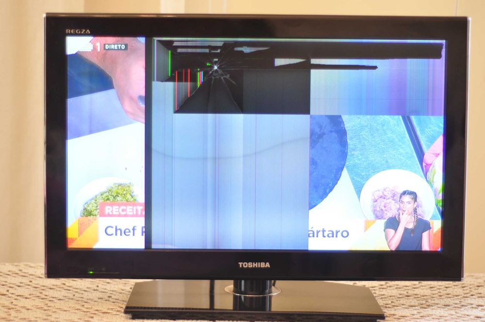 Televisão Toshiba 22SL738G para peças ou reparação