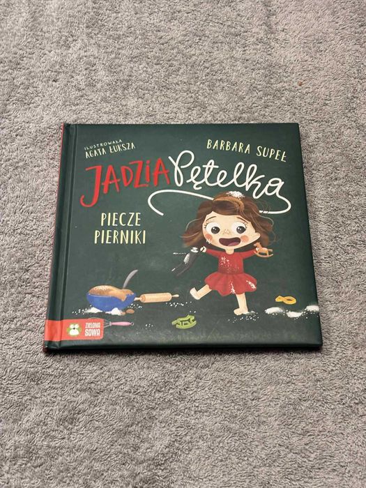 Jadzia Pętelka piecze pierniki