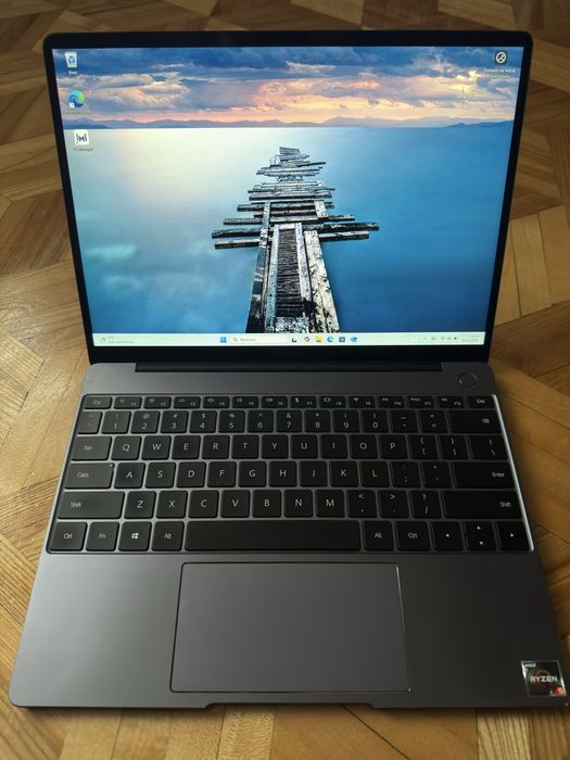 Huawei matebook 13 / Ryzen 5 / 8gb / 500gb m.2