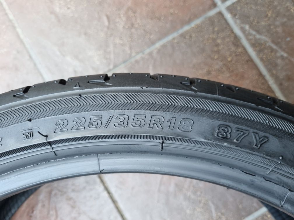 225/35/18  87Y Bridgestone potenza S001  7mm