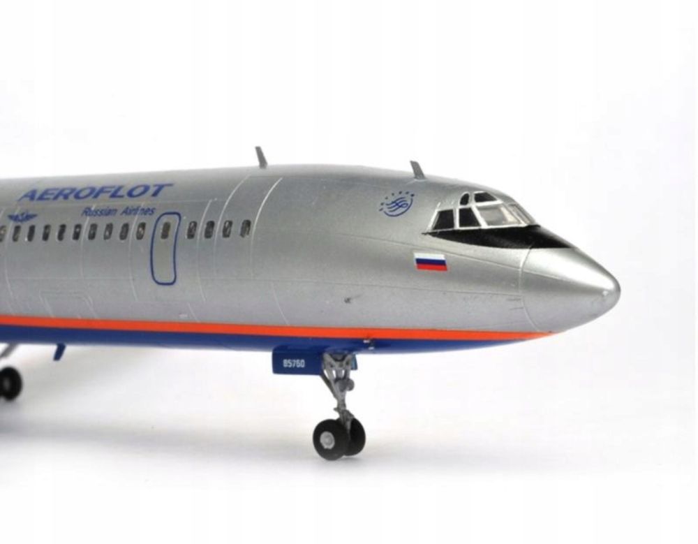 Zvezda 7004 Samolot pasażerski Tupolew Tu-154M model skala 1/144