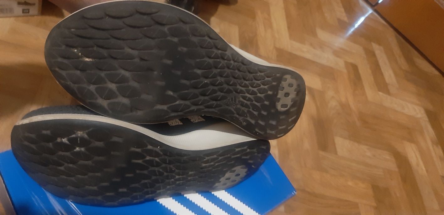Кросівки adidas  41 р
