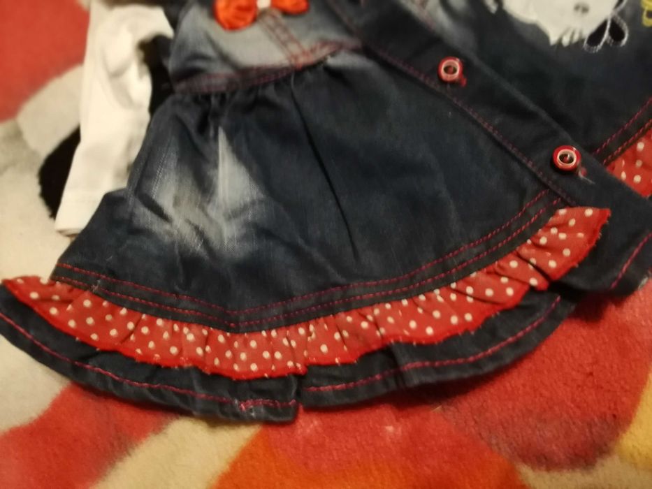 dwa śliczne komplety dziewczęce sukienka z bluzka i spodnie i bluzka