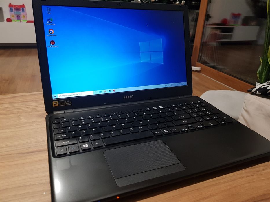 Laptop Acer Aspire E1 V5WE2