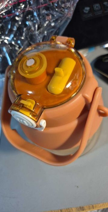 Bidon 1l na wodę do szkoły butelka na pasku z uchwytem na siłownię