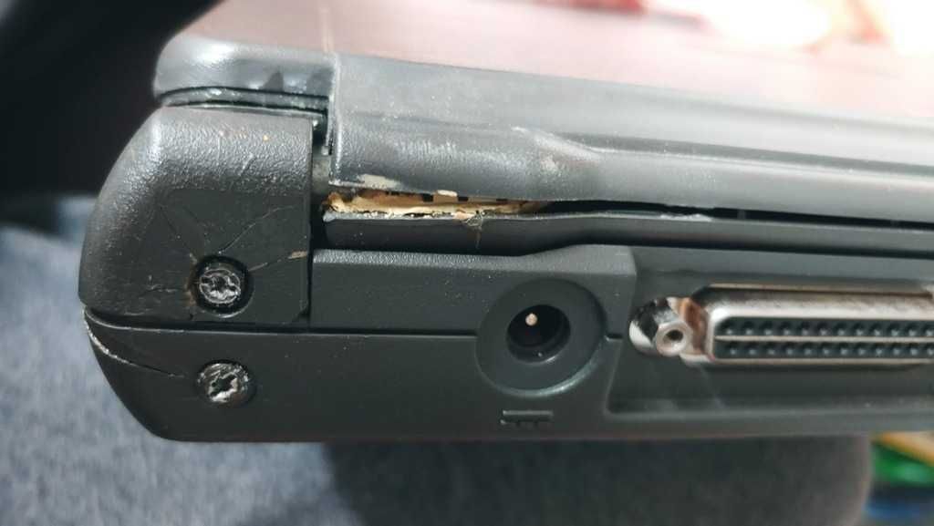 Zabytkowy laptop COMPAQ CONTURA AERO 4/33C