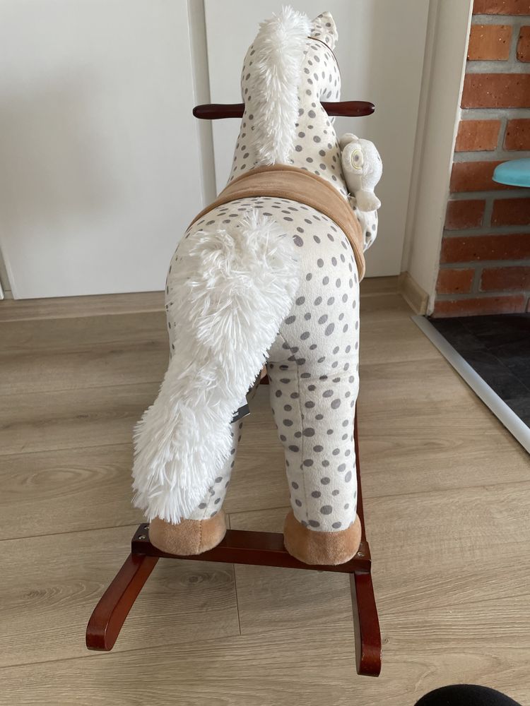 Interaktywny duży Koń bujany Pony Milly Mally