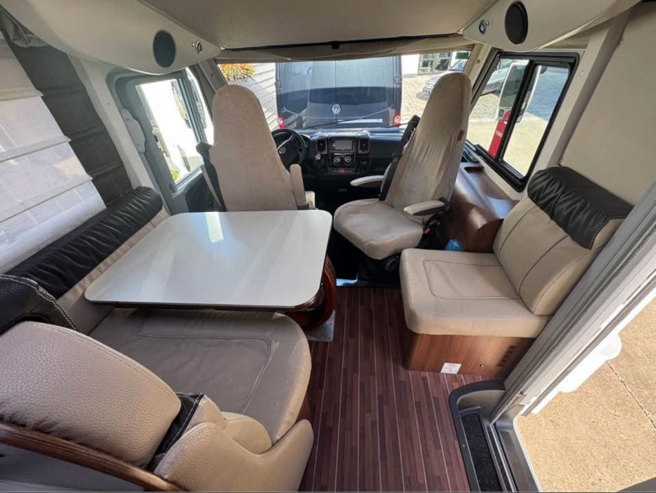 Mc Louis Nevis 878G com acabamento CARAT de 2015