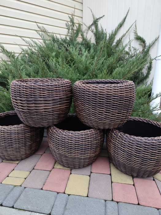 Кашпо  вуличне для квіточок