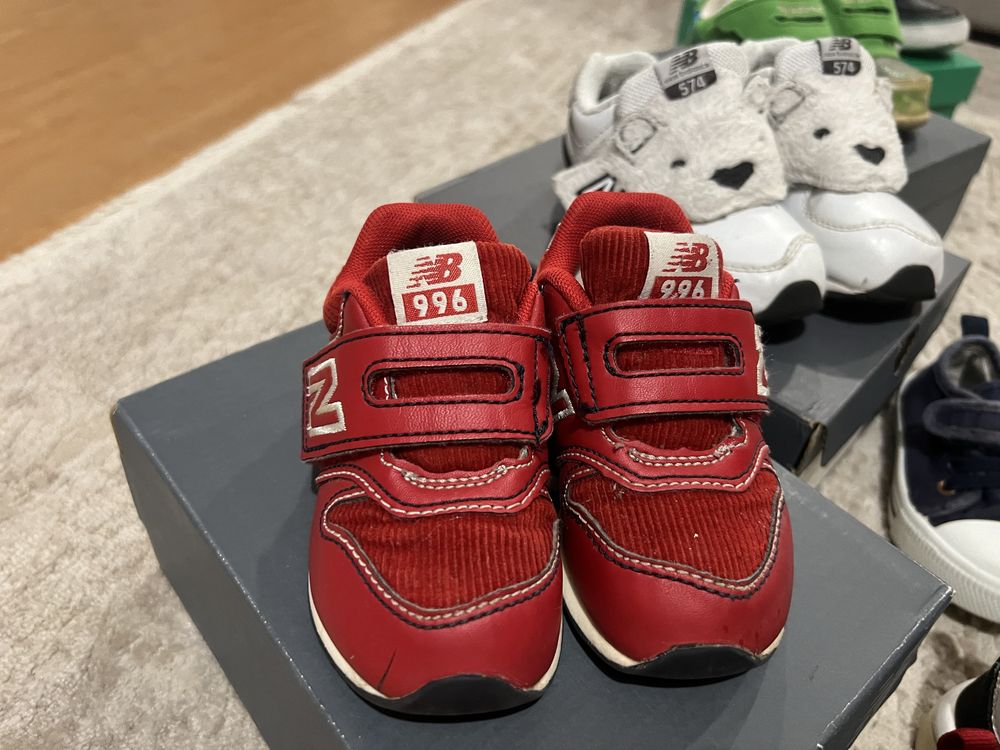 Дитячі кросівки new balance, benetton