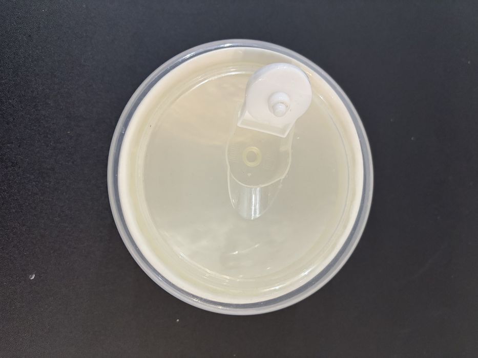 Рожева миска судочок з кришкою керамічна