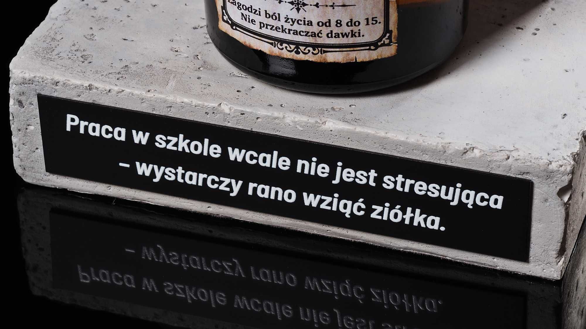 "Eliksir Teacherolum" – prezent dla nauczyciela retro apteczna butelka