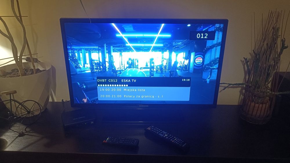 Telewizor SAMSUNG 32 cale + dekoder DVBT
