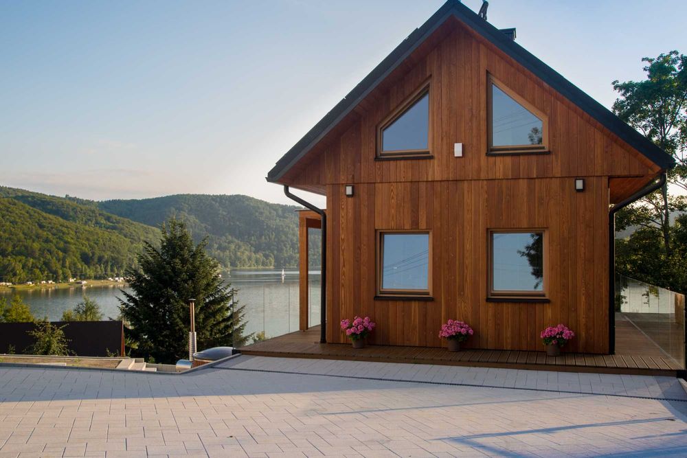 Noclegi nad Jeziorem Rożnowskim – pokoje z widokiem, balia, sauna