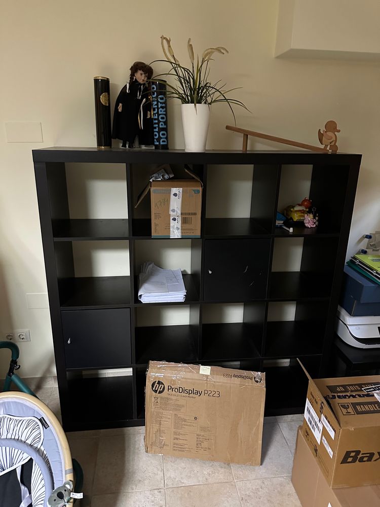 Armário Estantes Ikea grande e outro pequeno