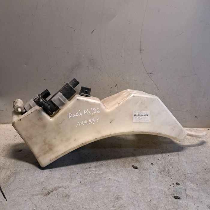 AUDI A4 B6 ZBIORNICZEK SPRYSKIWACZY 8E0 955 451S