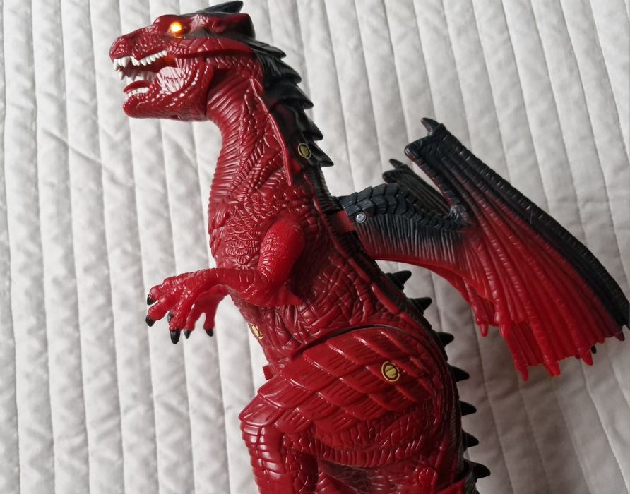 Interaktywna zabawka smok