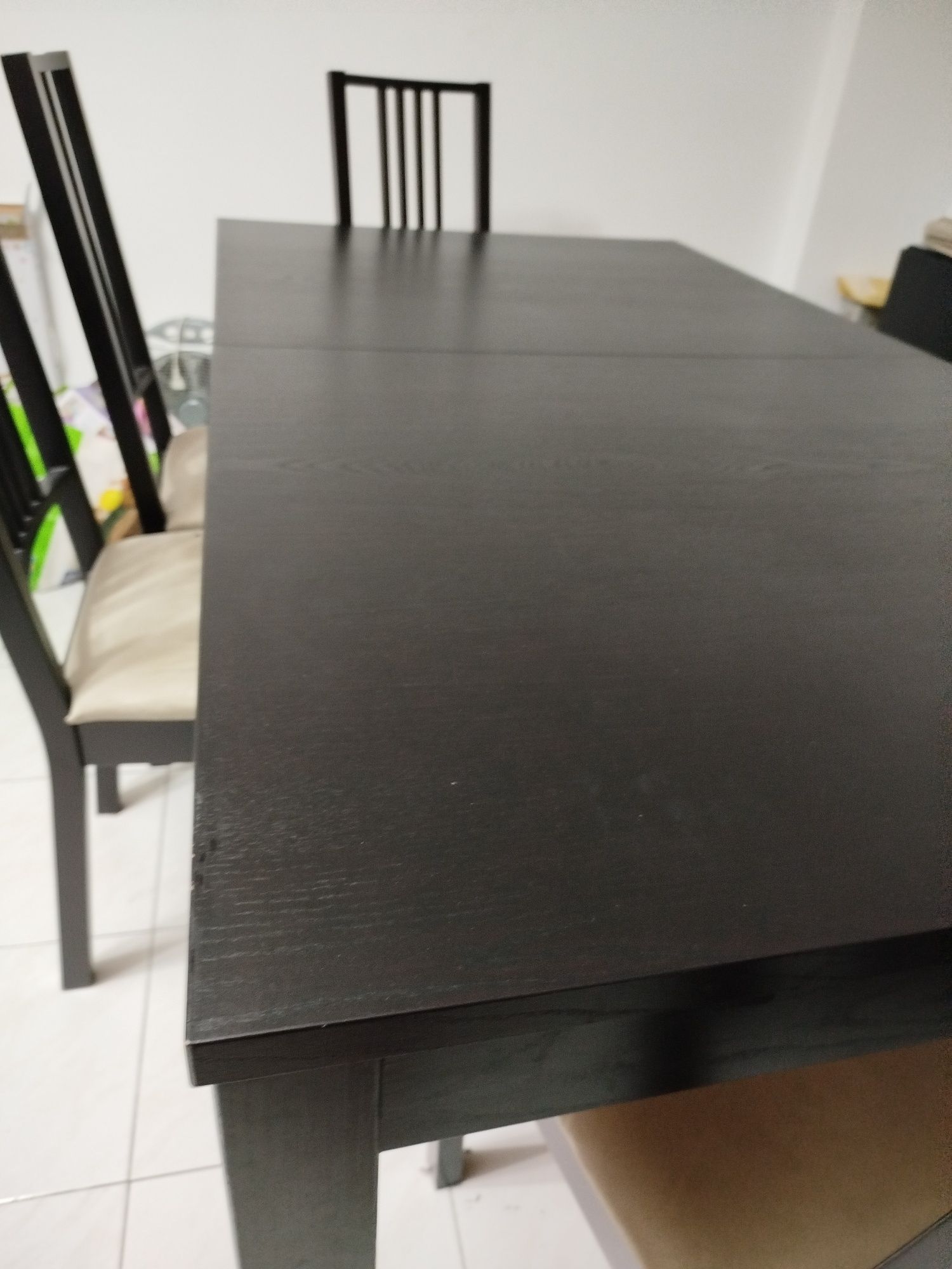 Mesa bjursta extensível de 6 a 10 lugares