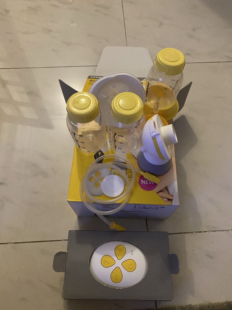 Bomba extratora de leite Medela Solo com acessorios extra