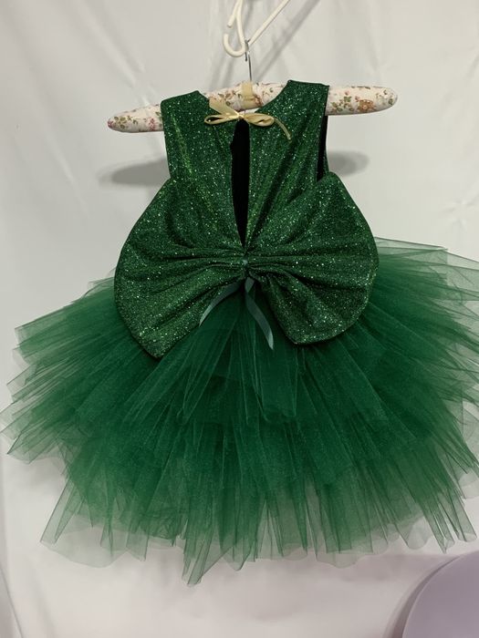 Сукня ялинка на 5-6 рокiв зеленого кольору у садочок на свято